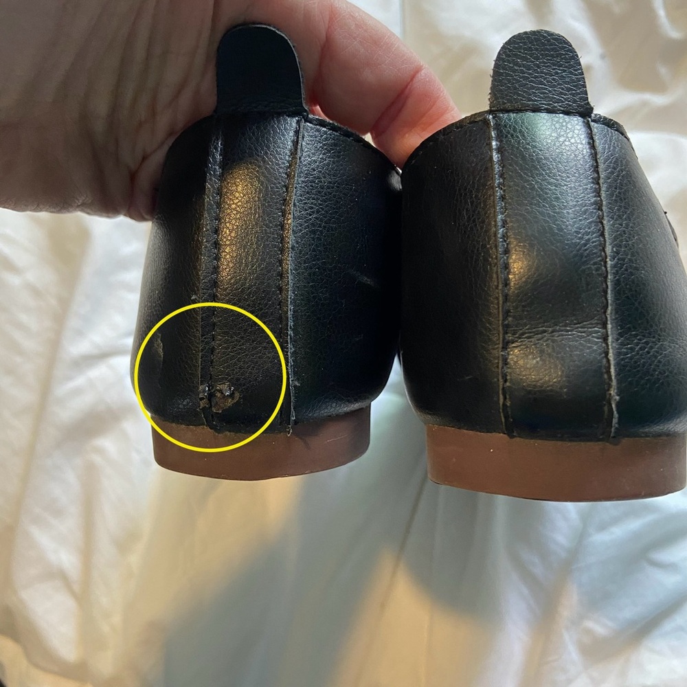 🎯 Size 8 black leather flats.  Good used condition. - Picture 4 of 6